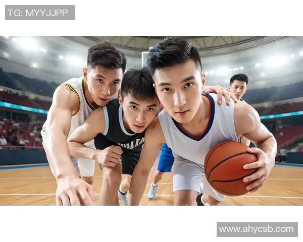 篮球明星在晨曦中挥洒汗水全力以赴于篮球场的训练之旅